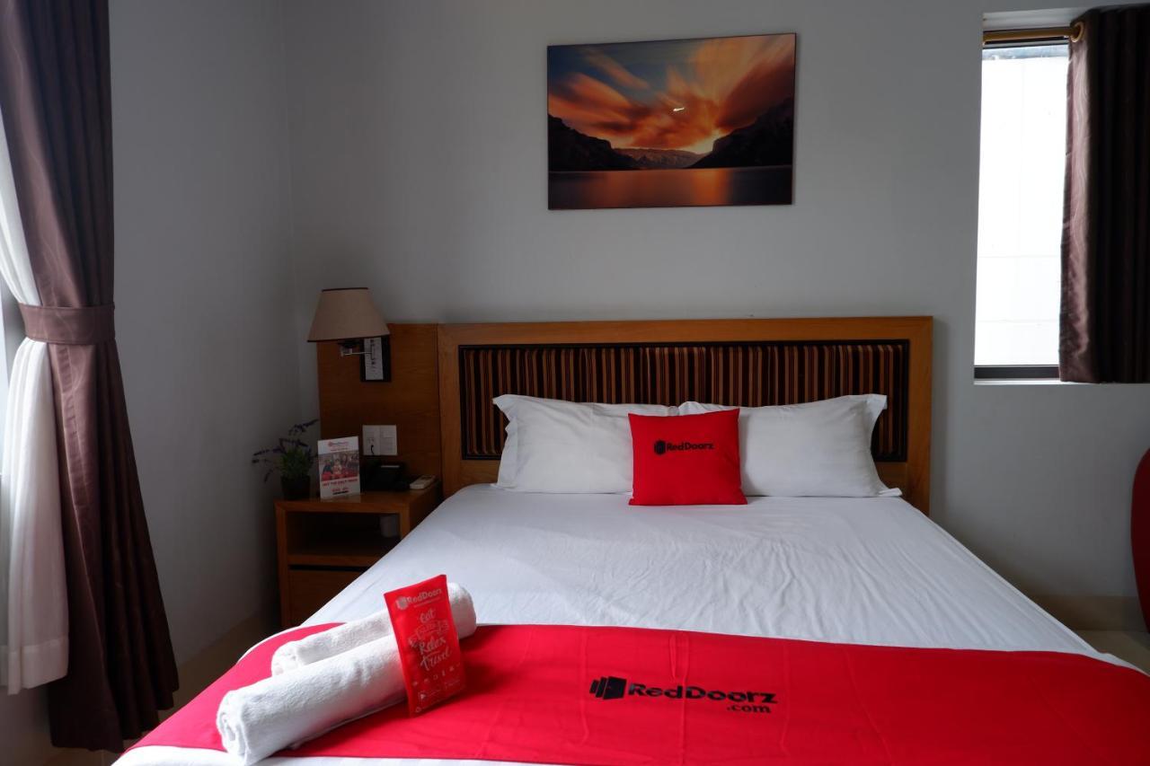 Khách sạn Reddoorz Salla 2 Kdc Trung Son TP. Hồ Chí Minh